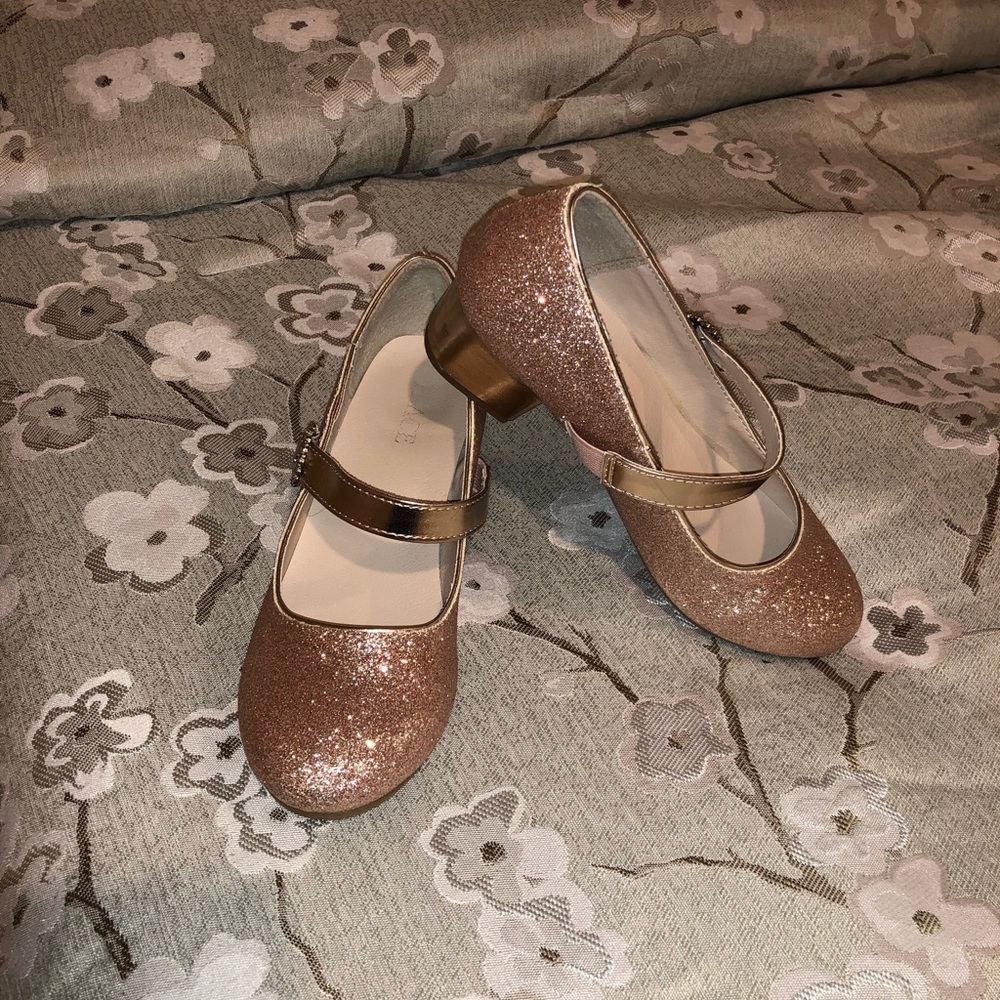 Girl shoes